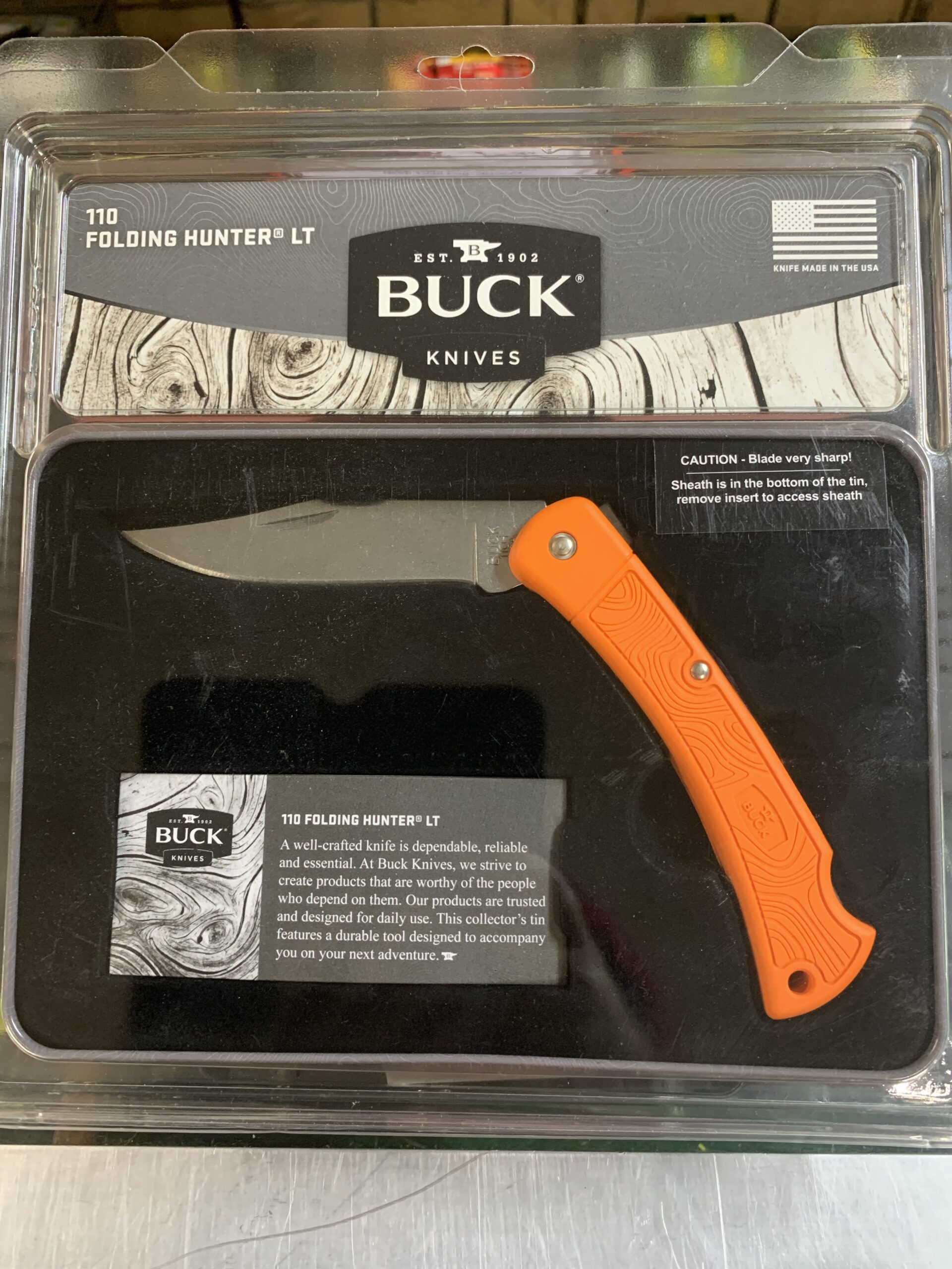 Buck Knives folding hunter kit with tin 