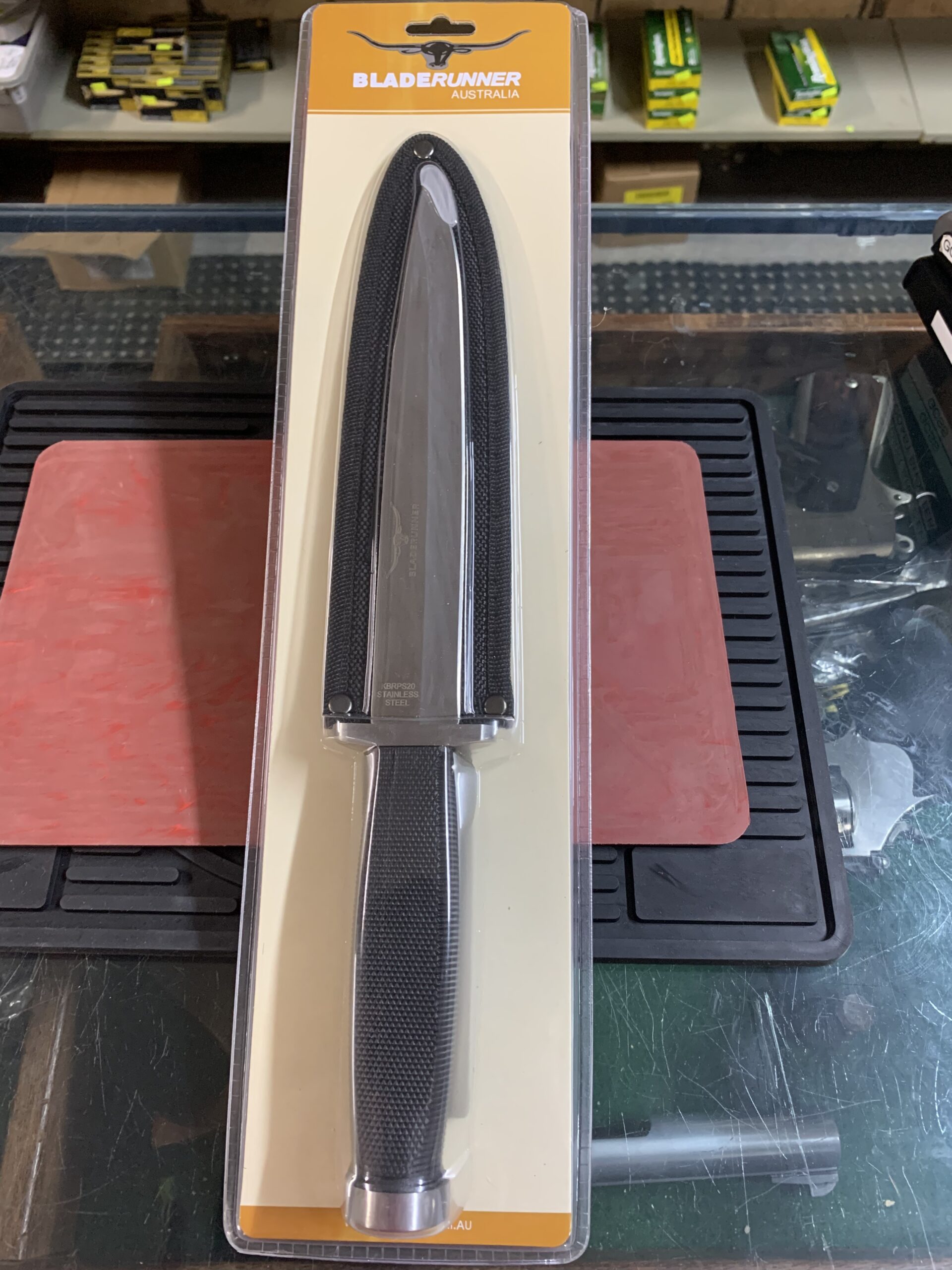 Bladerunner Pigsticker knife with sheath