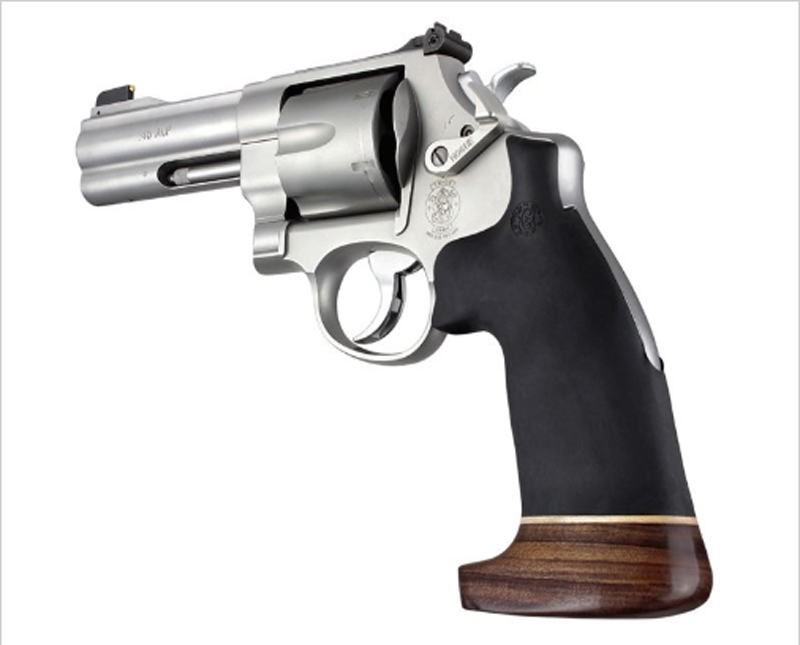 S&W N frame round butt conv. wood/rubber no finger grooves 25016